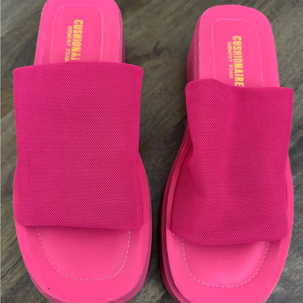 Cushionaire Hot Pink Slide Sandals for Women Size 7.5 - Picture 1 of 5
